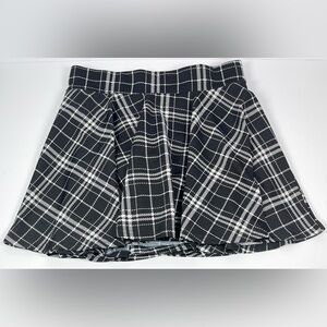 DJT Mini Skirt Women’s M Black & White Plaid 90s Y2K Clueless Preppy Schoolgirl
